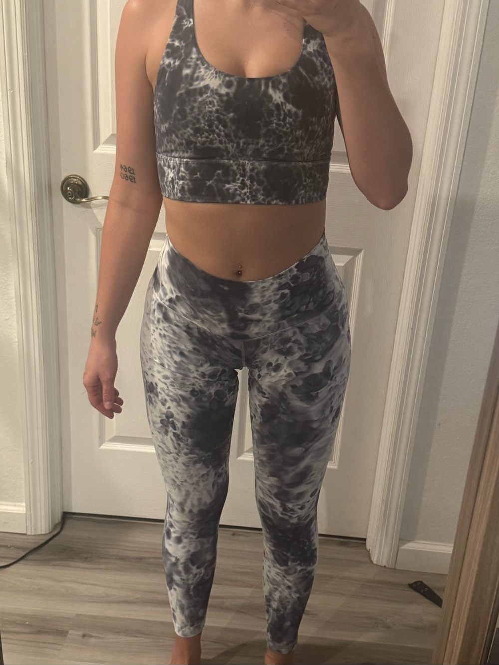 LululemonTie-Dye Black & White Athletic Set - Sports Bra + High-Waisted Leggings